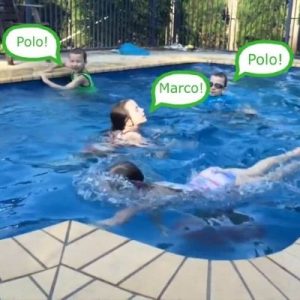 juegos en piscina para niños