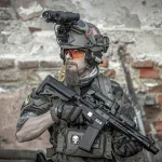 Descubre cómo un monitor puede dinamizar las partidas de airsoft o paintball, mejorando la experiencia de juego a través de la planificación de escenarios creativos, la adaptación al nivel de los jugadores, el fomento del trabajo en equipo, la regulación del ritmo de la partida y la promoción de la seguridad y el juego limpio. Este artículo ofrece estrategias clave para asegurar que cada partida sea emocionante, segura y memorable.